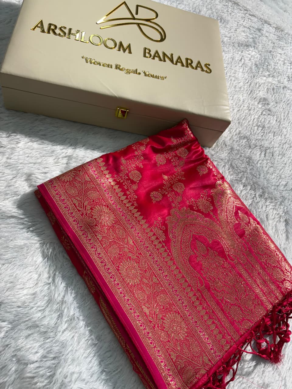 Lite Red Cross Pattern Mashru Silk Saree