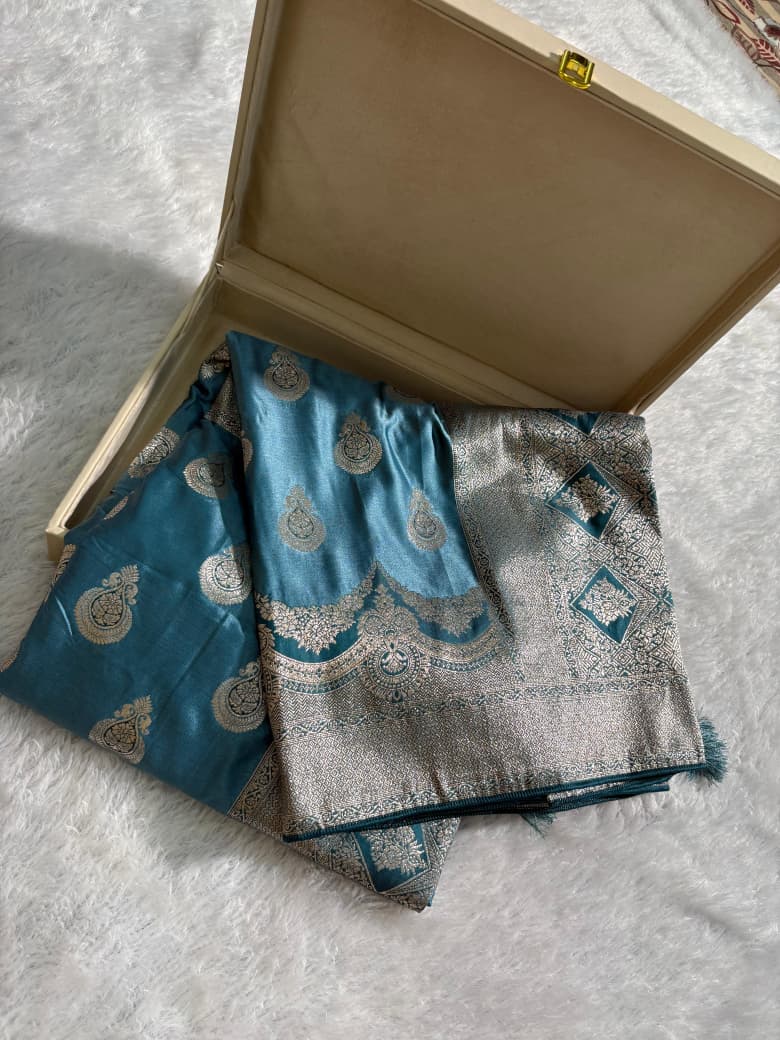 Firozy Scallop Boota Pattern Mashru Silk Saree