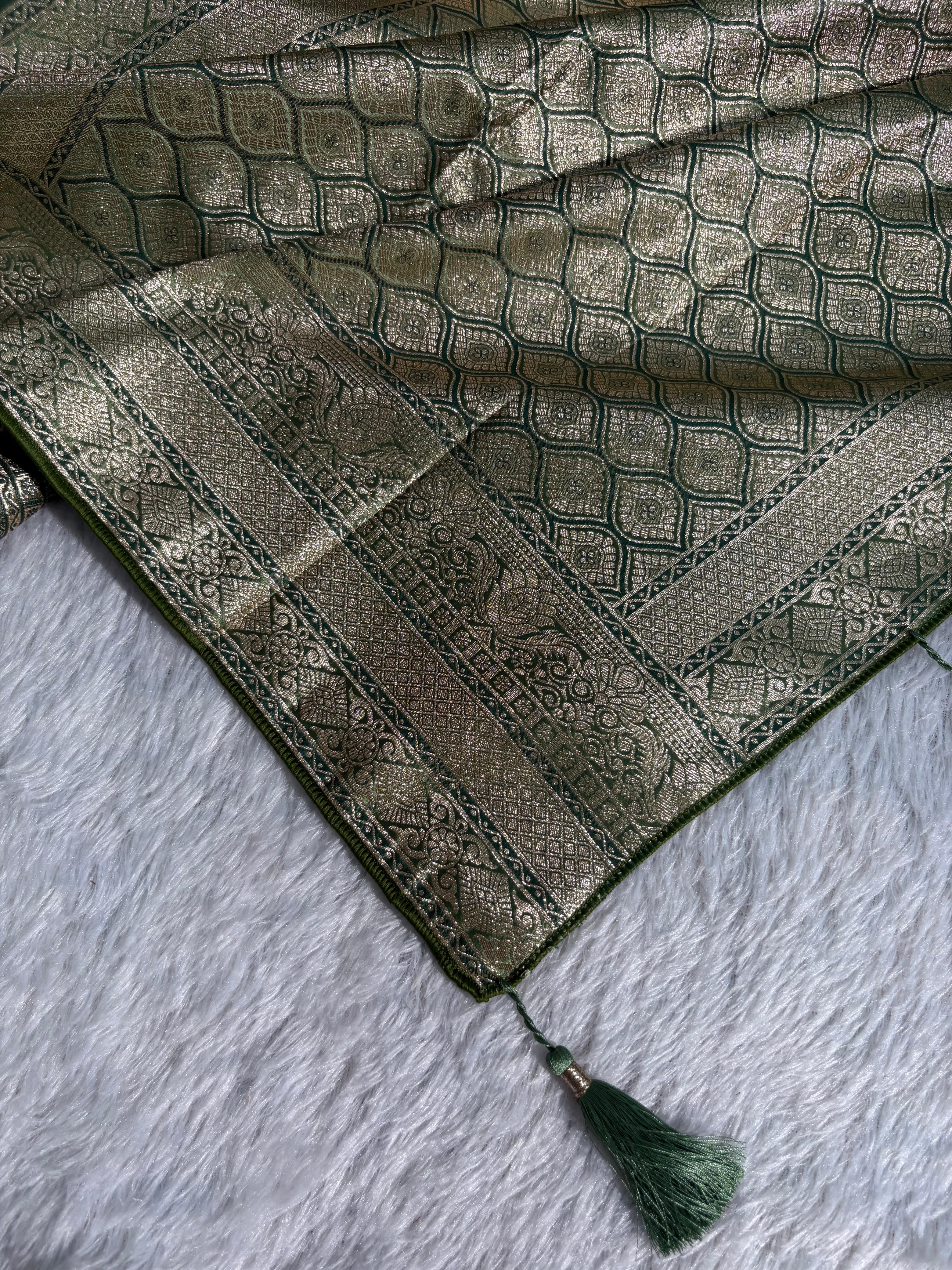 Leaf Green Checkered Floral Mashru Silk Saree