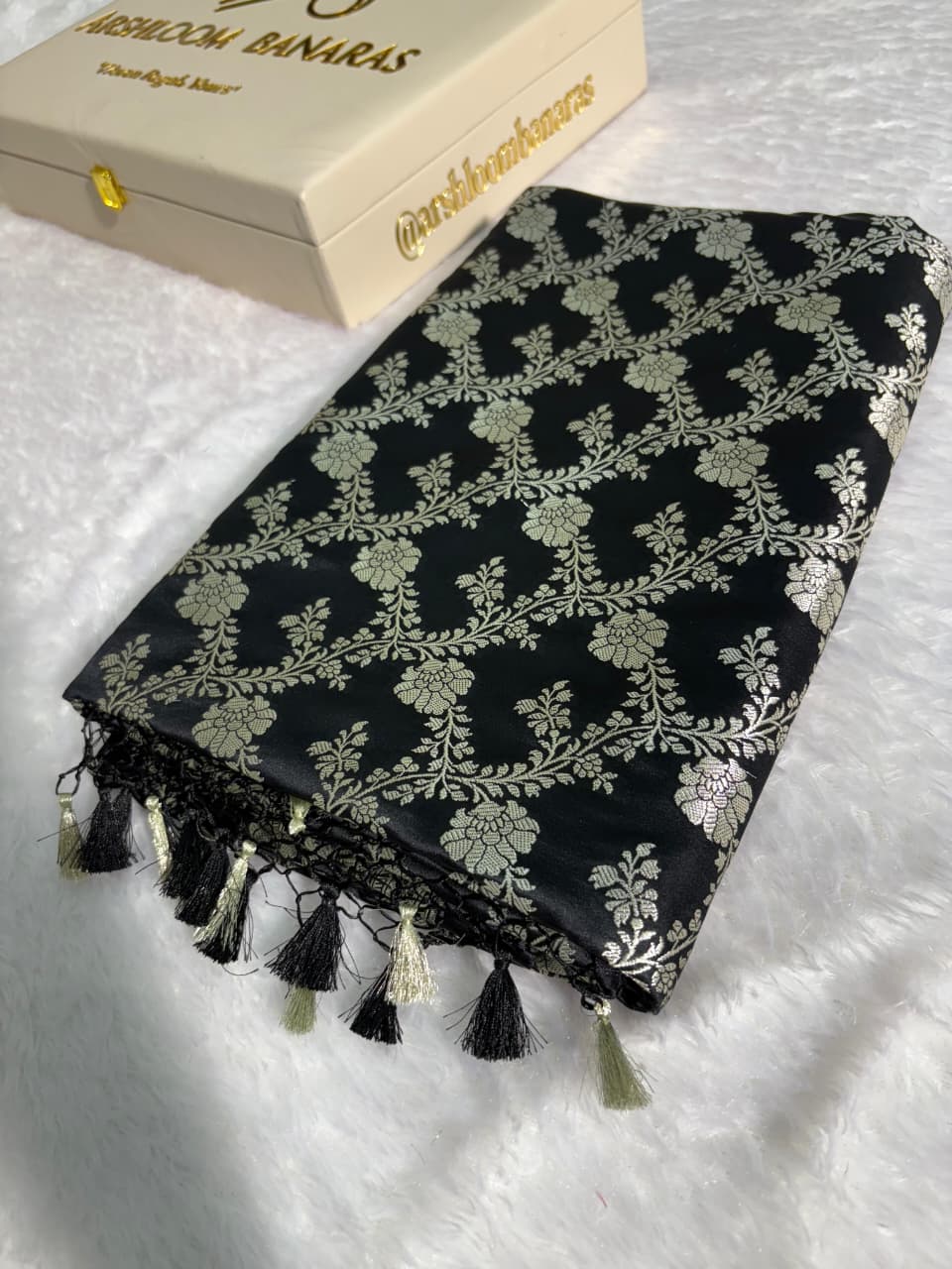 Black Floral Jaal Pattern Mashru Silk Saree