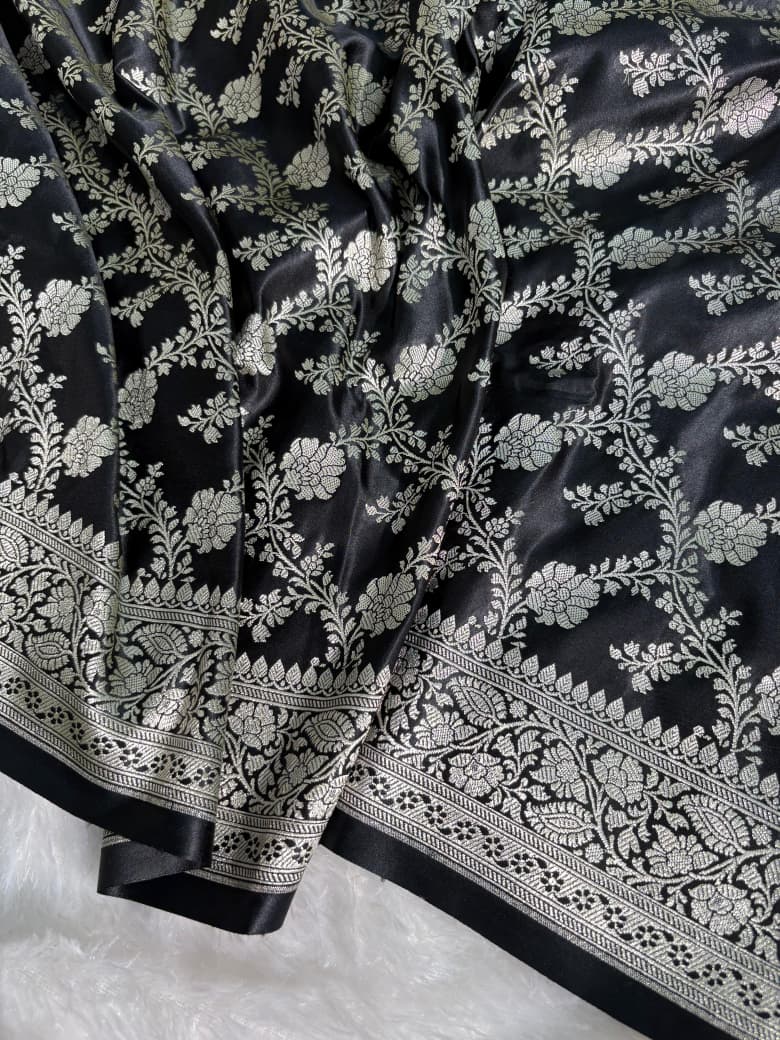 Black Floral Jaal Pattern Mashru Silk Saree
