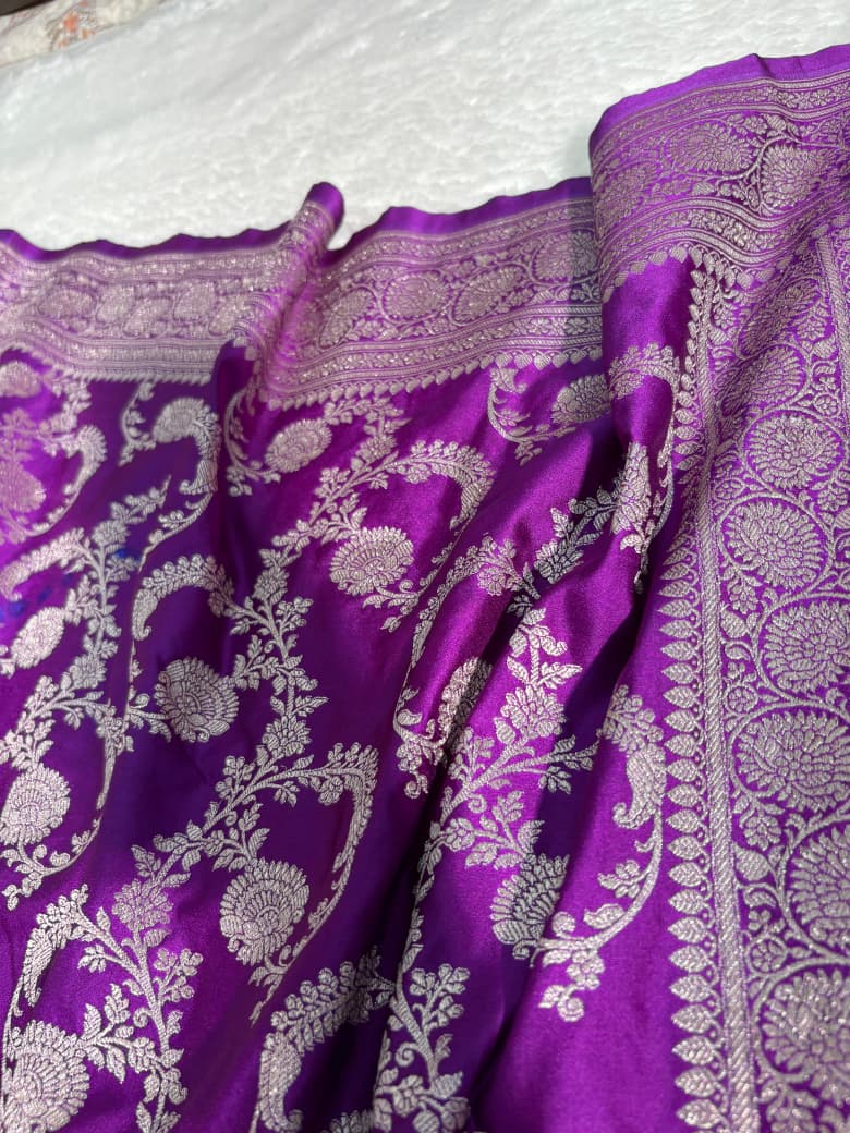 Purple Shade Floral Jaal Pattern Mashru Silk Saree