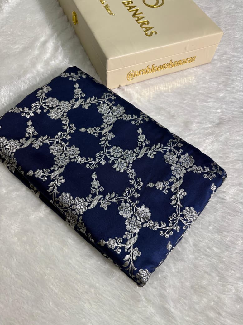 Navy Blue Floral Jaal Pattern Mashru Silk Saree