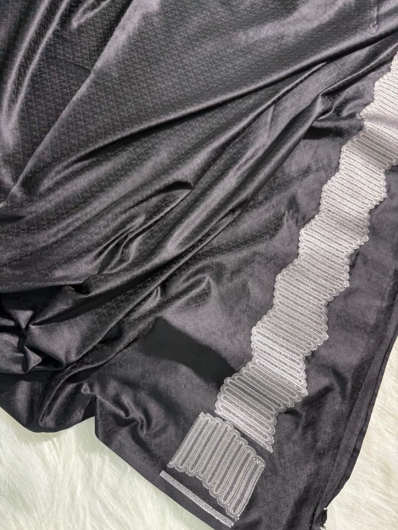 Black Floral Boota Scallop Mashru Silk Saree