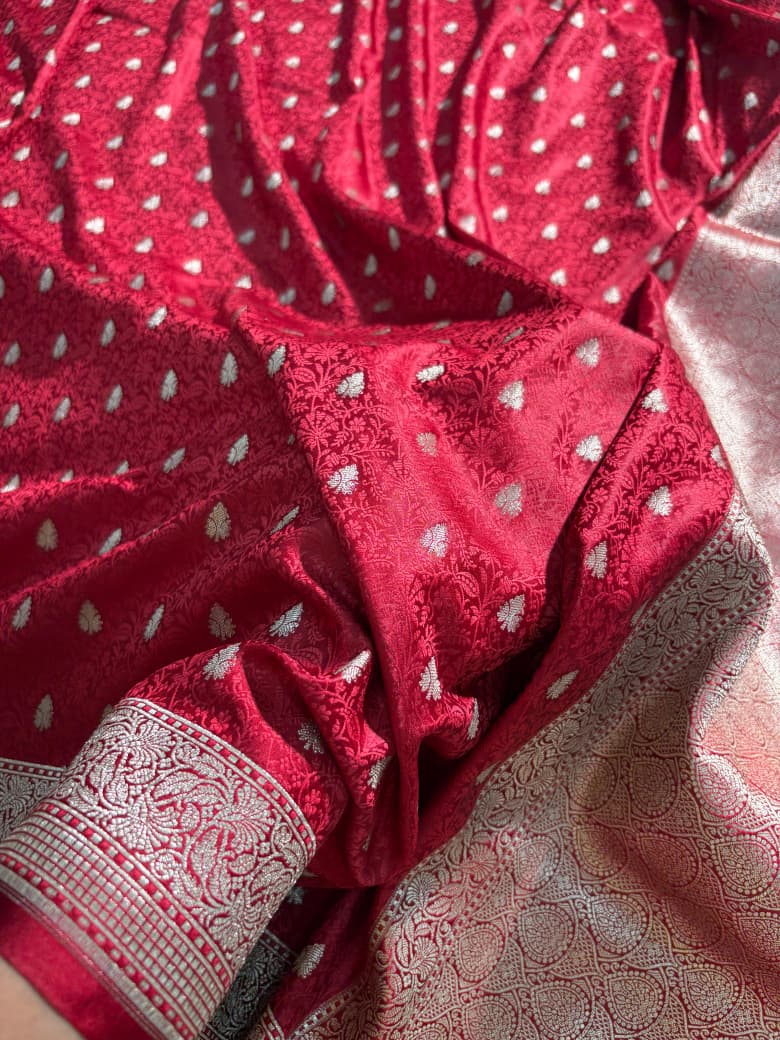 Red Banarasi Booti Tanchoi Mashru Silk Saree