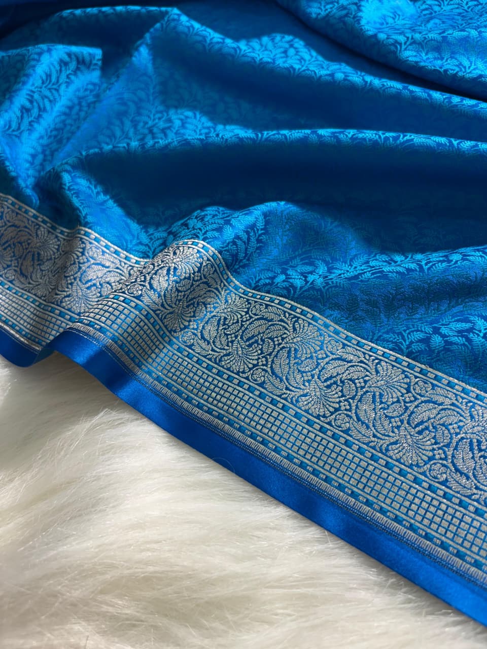 Majestic Blue Floral Tanchoi Mashru Silk Saree