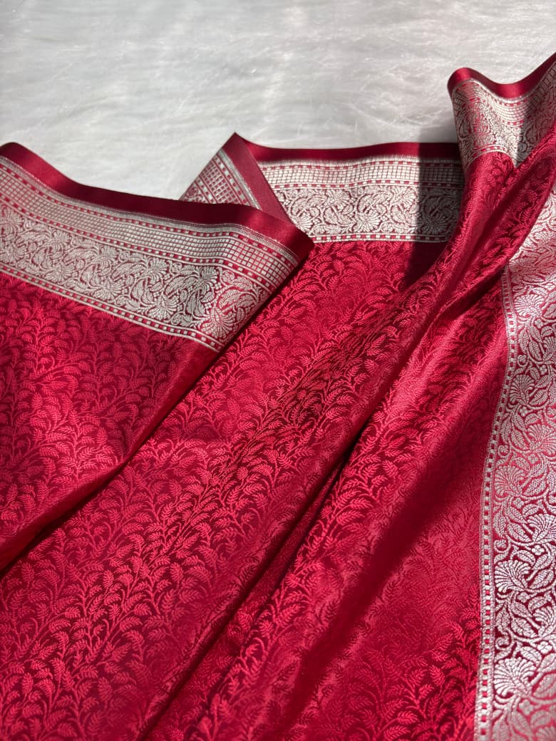 Red Banarasi Floral Tanchoi Mashru Silk Saree