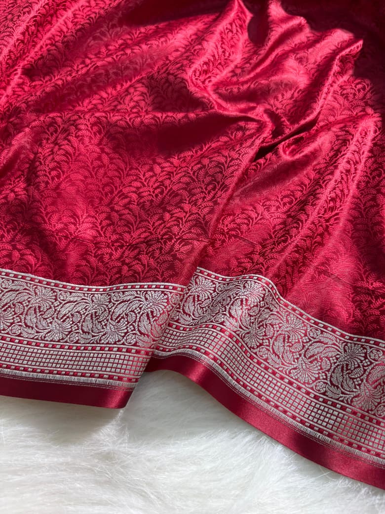 Red Banarasi Floral Tanchoi Mashru Silk Saree