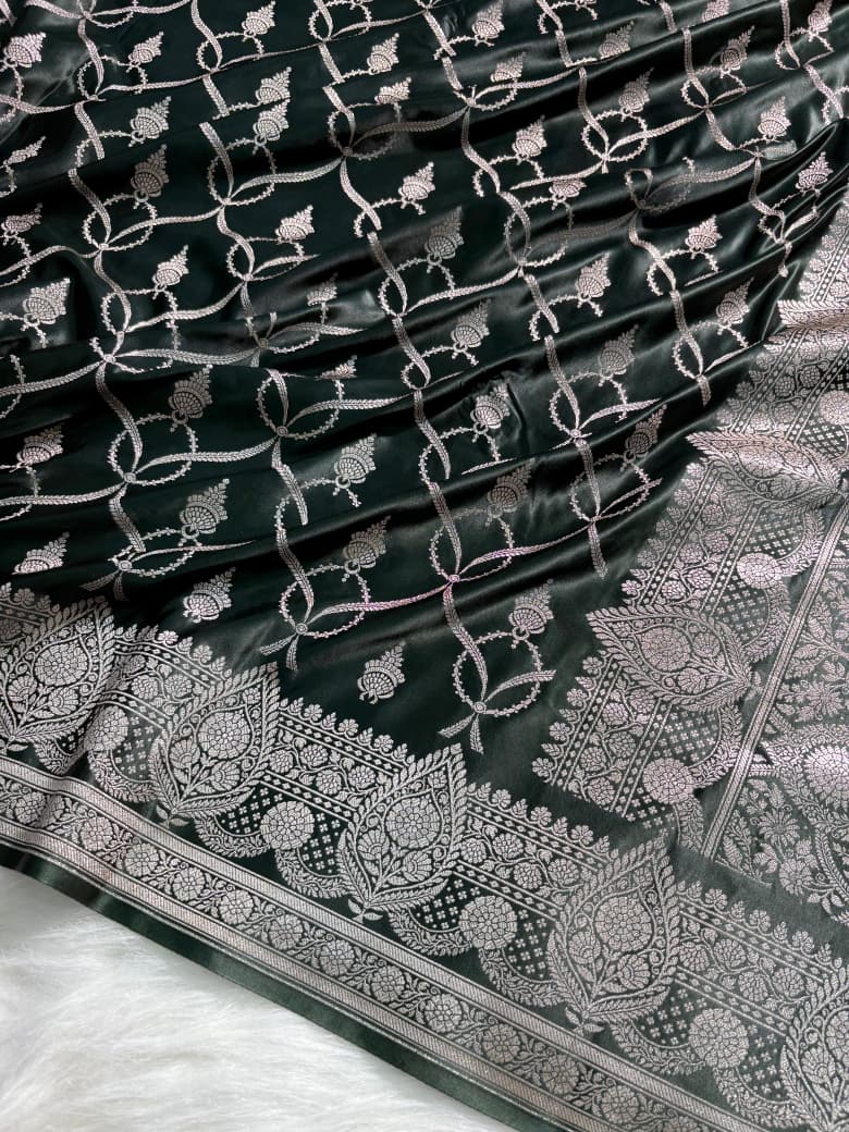 Forest Green Jaal Pattern Mashru Silk Saree