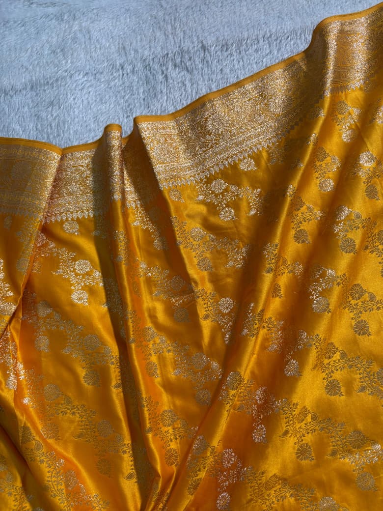 Mustard Mehandi Banarasi Cross Pattern Mashru Silk Saree