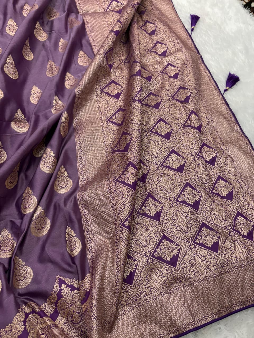 Mauve Purple Scallop Boota Mashru Silk Saree