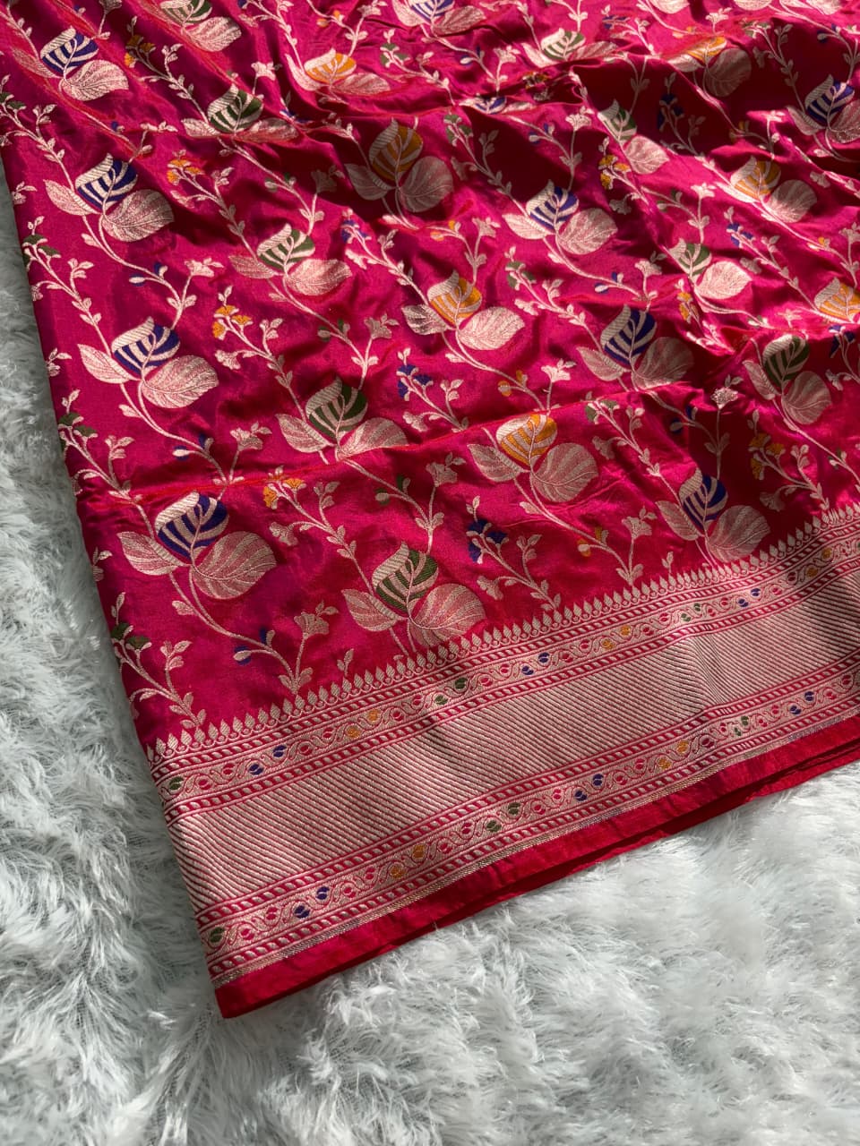 Rani Handwoven Pure Katan Meenakari Banarasi Saree