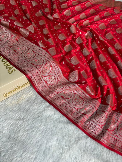 Red Shades Paisley Motif Mashru Silk Saree