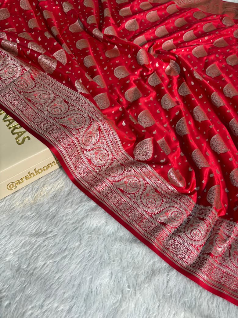 Red Shades Paisley Motif Mashru Silk Saree