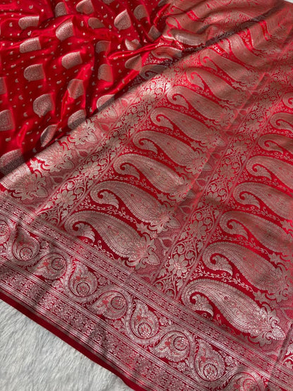 Red Shades Paisley Motif Mashru Silk Saree