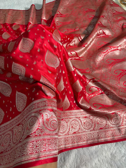 Red Shades Paisley Motif Mashru Silk Saree