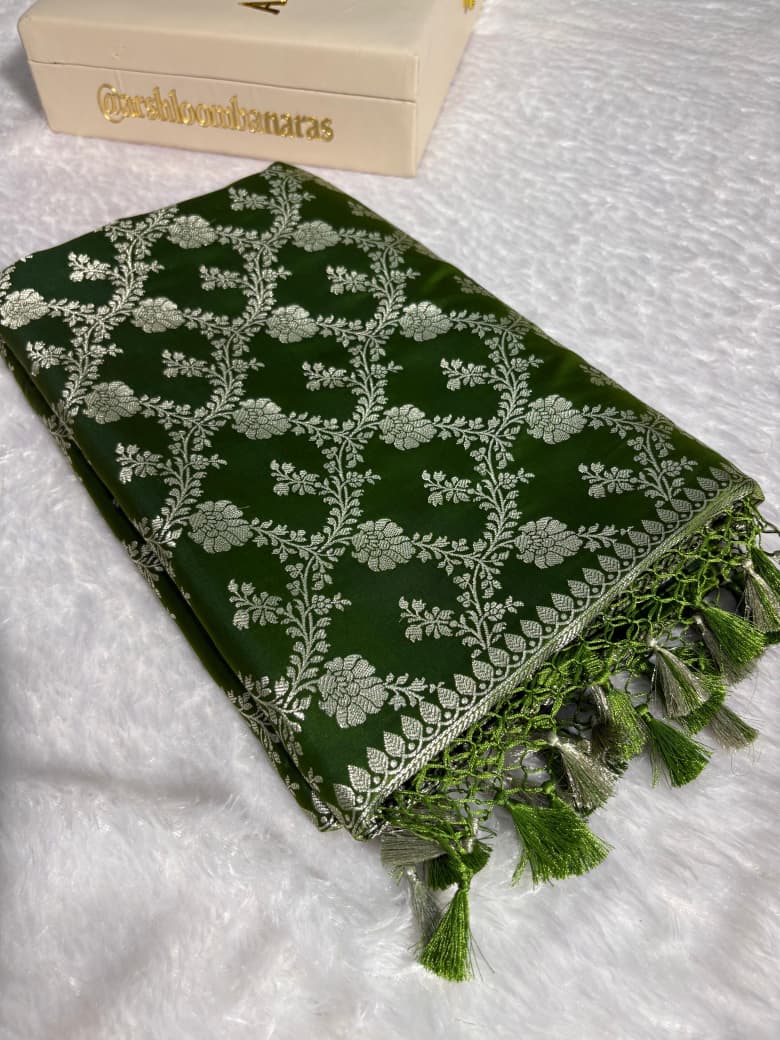 Mehandi Green Floral Jaal Pattern Mashru Silk Saree