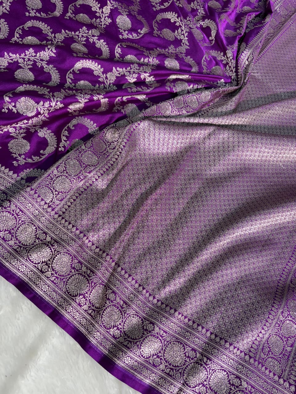 Purple Shade Floral Jaal Pattern Mashru Silk Saree