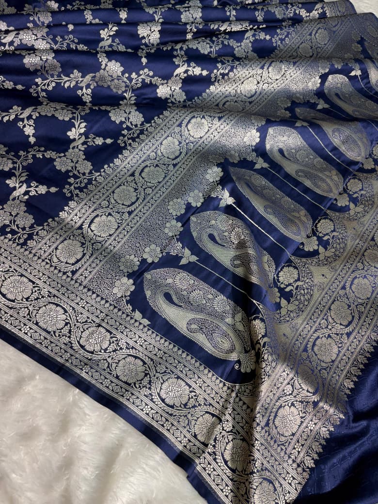 Navy Blue Floral Jaal Pattern Mashru Silk Saree