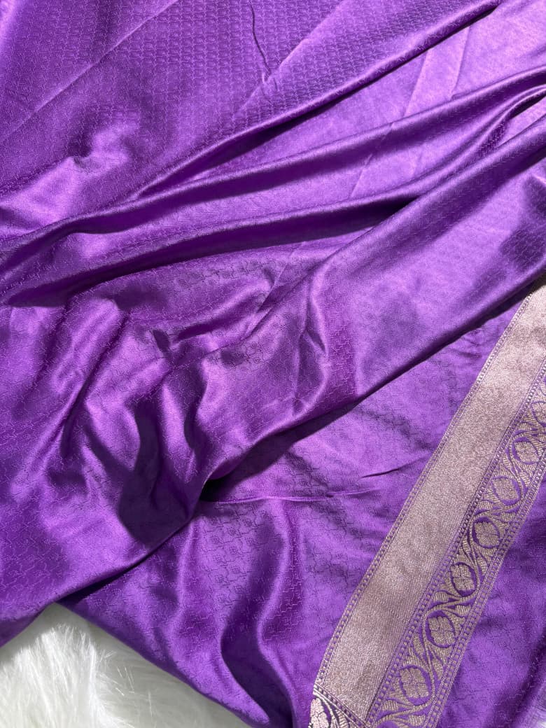 Lavender Floral Jaal Pattern Mashru Silk Saree