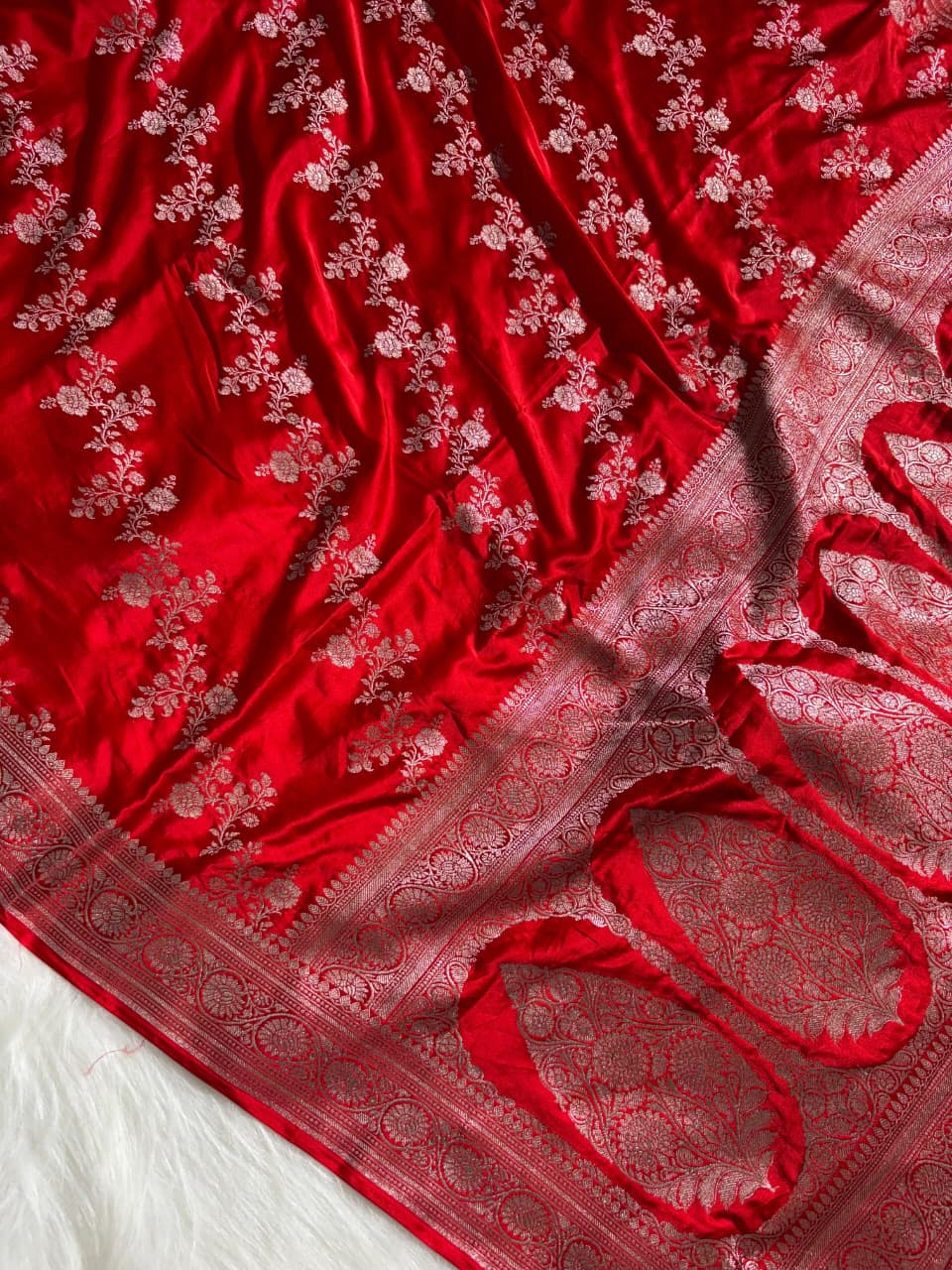 Red Cross Jaal Floral Pattern Mashru Silk Saree