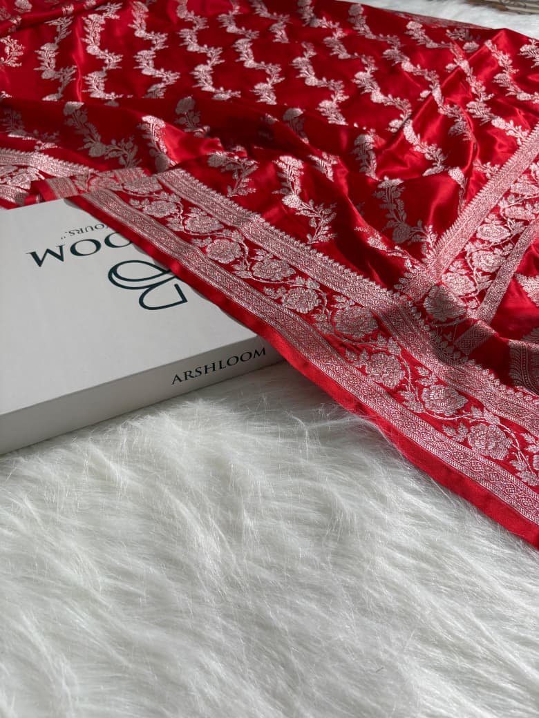 Red Floral Cross Jaal Pattern Mashru Silk Saree