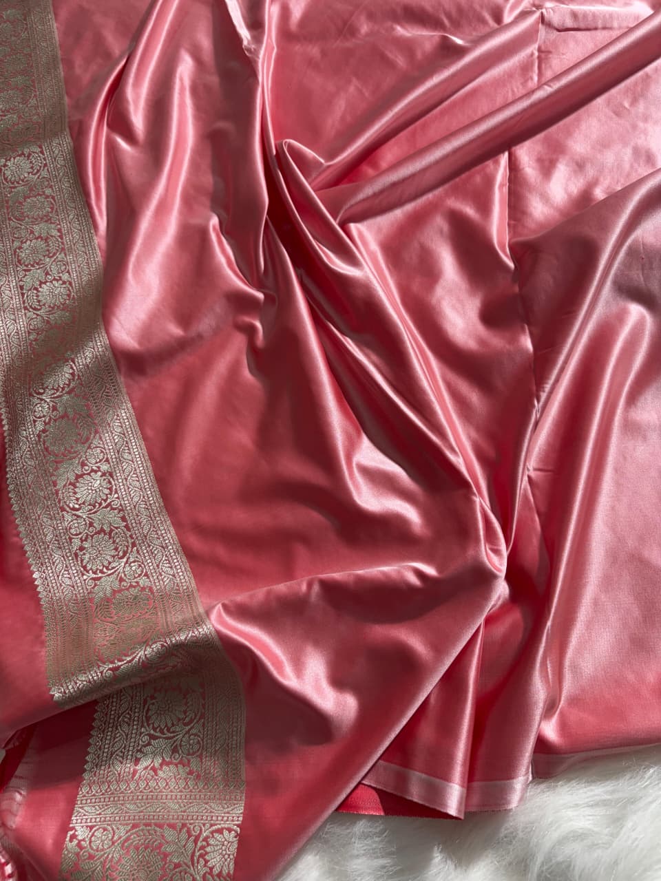Dusty Baby Pink Cross Pattern Mashru Silk Saree