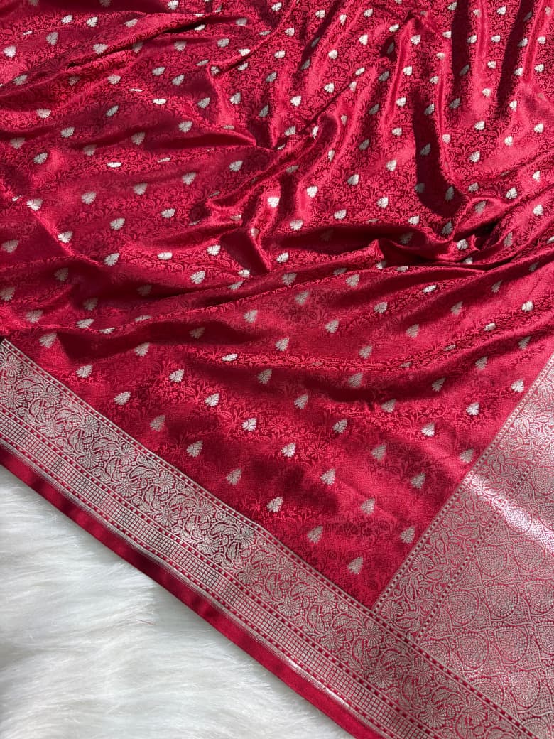 Red Banarasi Booti Tanchoi Mashru Silk Saree