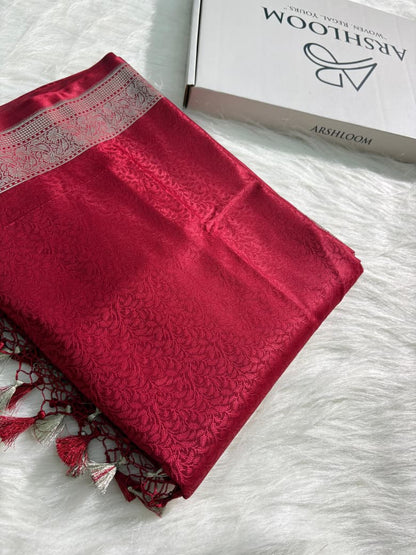 Red Banarasi Floral Tanchoi Mashru Silk Saree