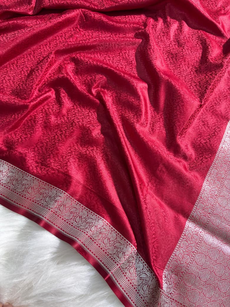 Red Banarasi Floral Tanchoi Mashru Silk Saree