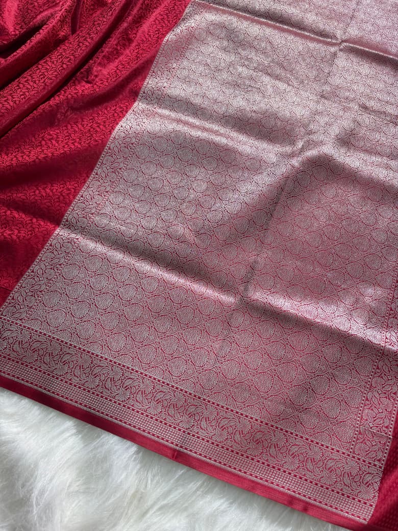 Red Banarasi Floral Tanchoi Mashru Silk Saree