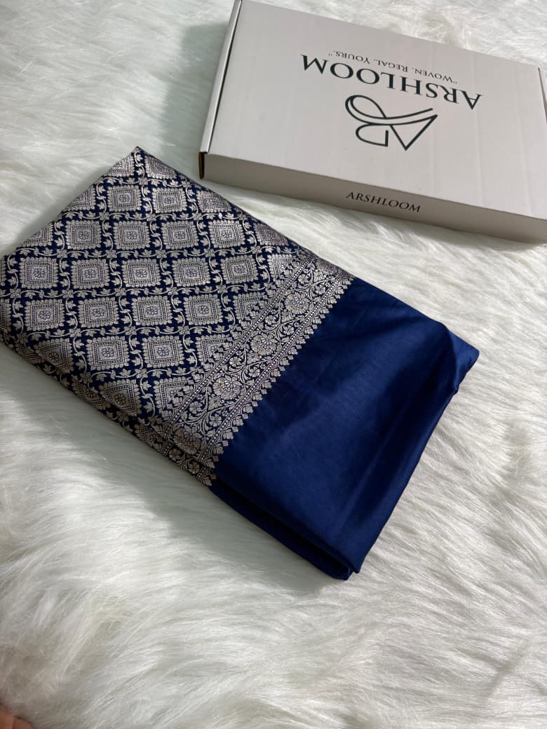 Navy Blue Plain Pattern Mashru Silk Saree