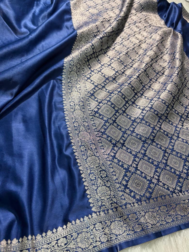 Navy Blue Plain Pattern Mashru Silk Saree