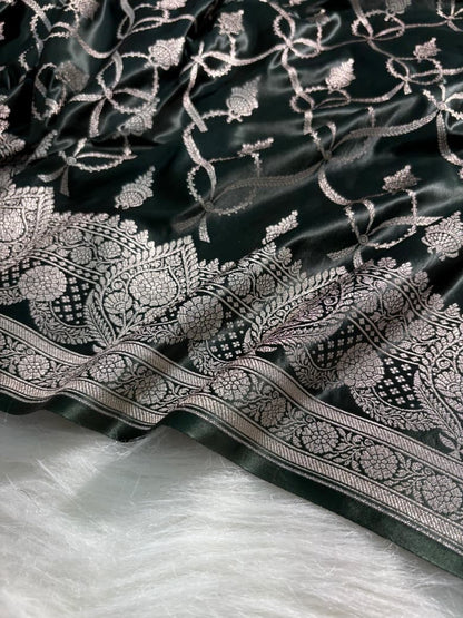 Forest Green Jaal Pattern Mashru Silk Saree