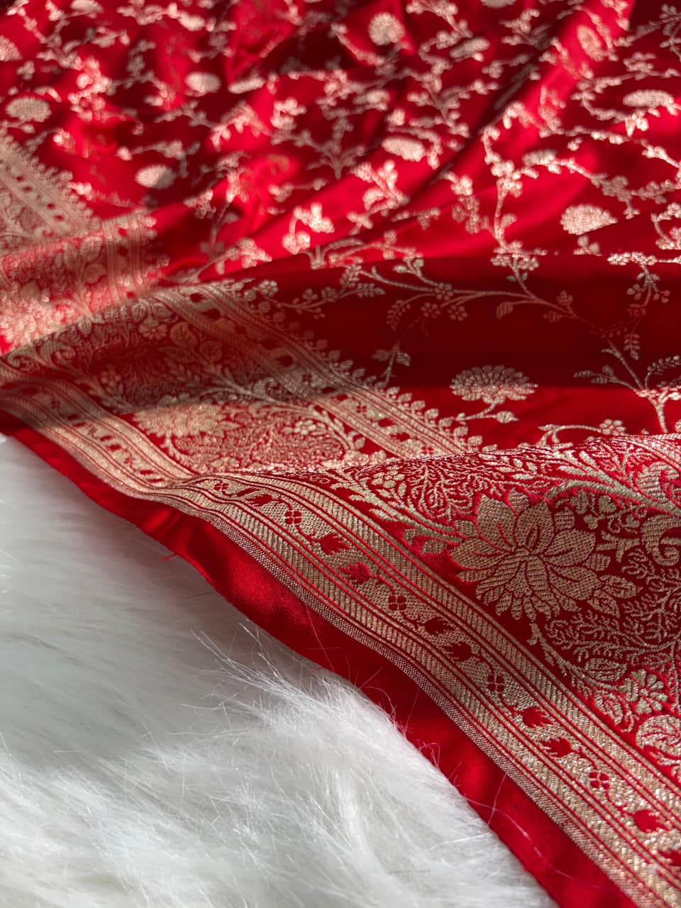 Red Floral Jaal Pattern Satin Silk Banarasi Saree