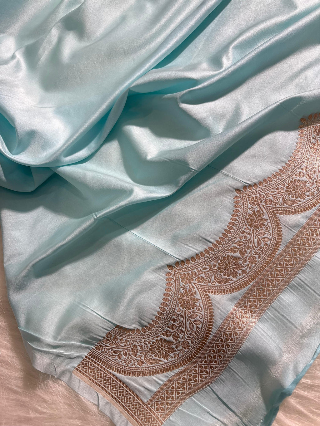 Powder Blue Scallop Strip Mashru Silk Banarasi Saree