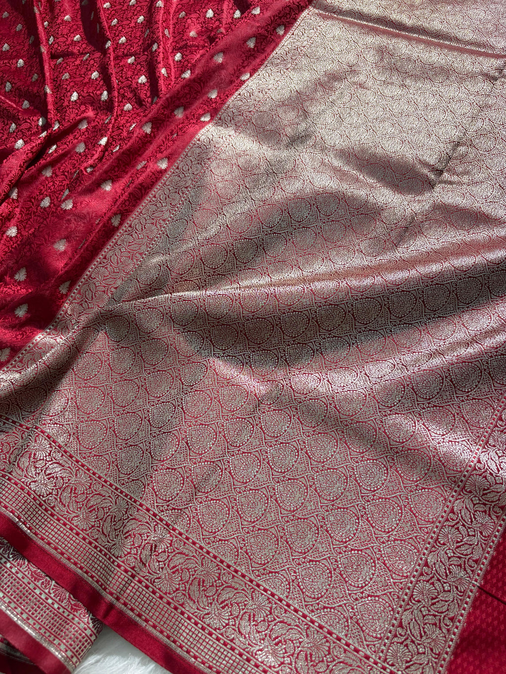 Maroon Tanchoi Booti Mashru Silk Saree