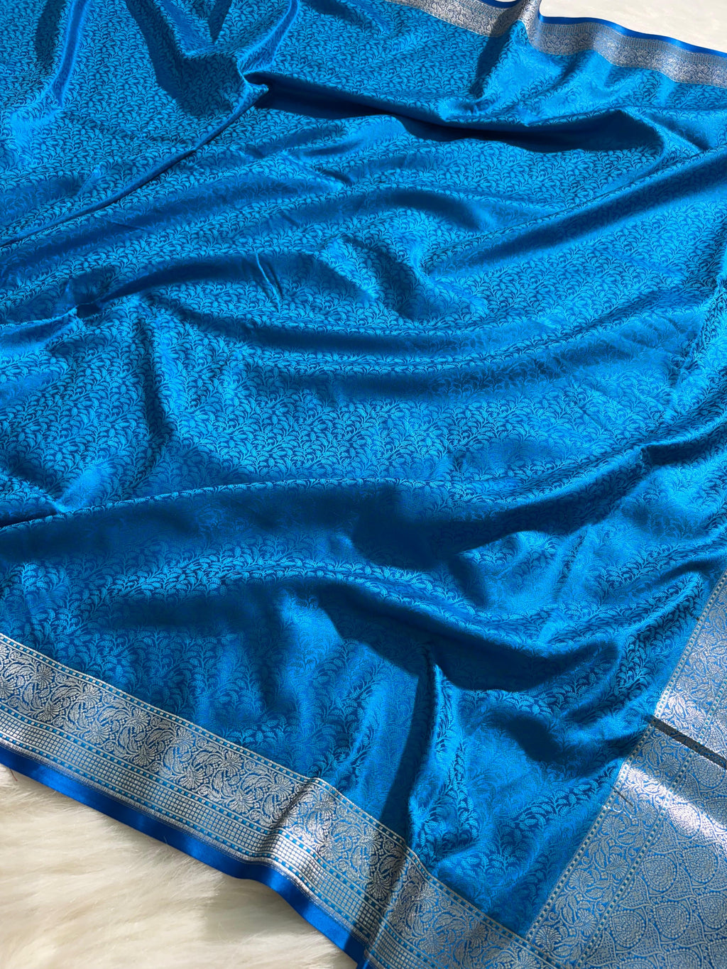 Majestic Blue Floral Tanchoi Mashru Silk Saree