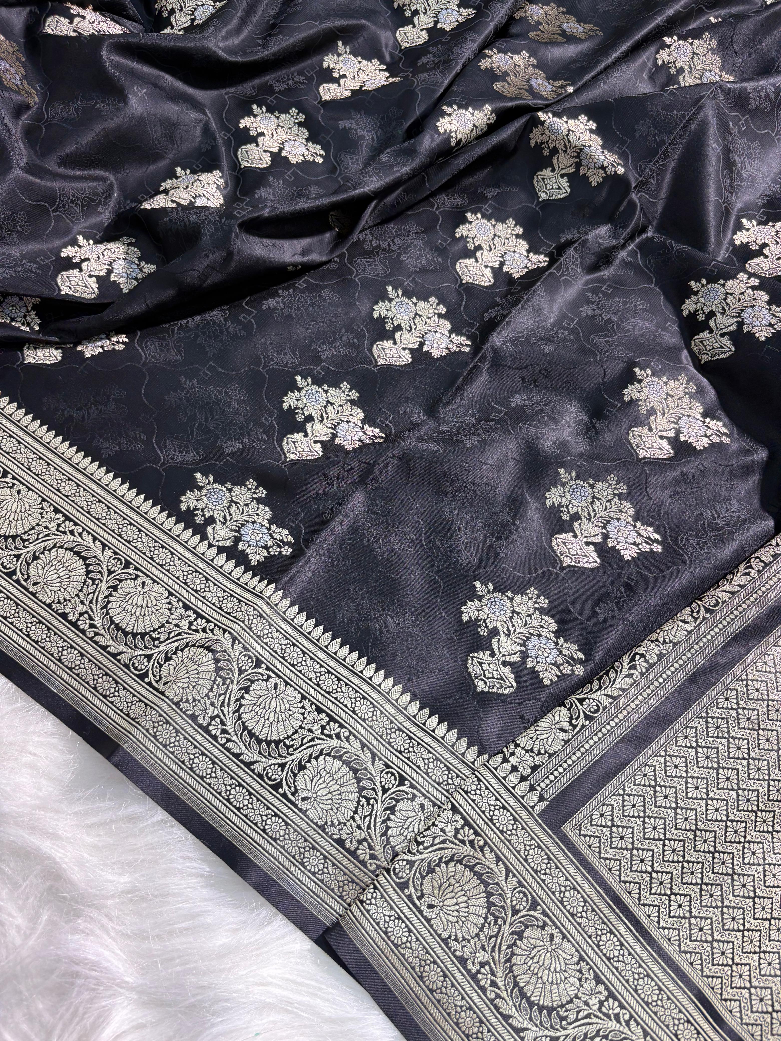 Banarasi Tanchoi Black Floral Boota Mashru Silk Saree