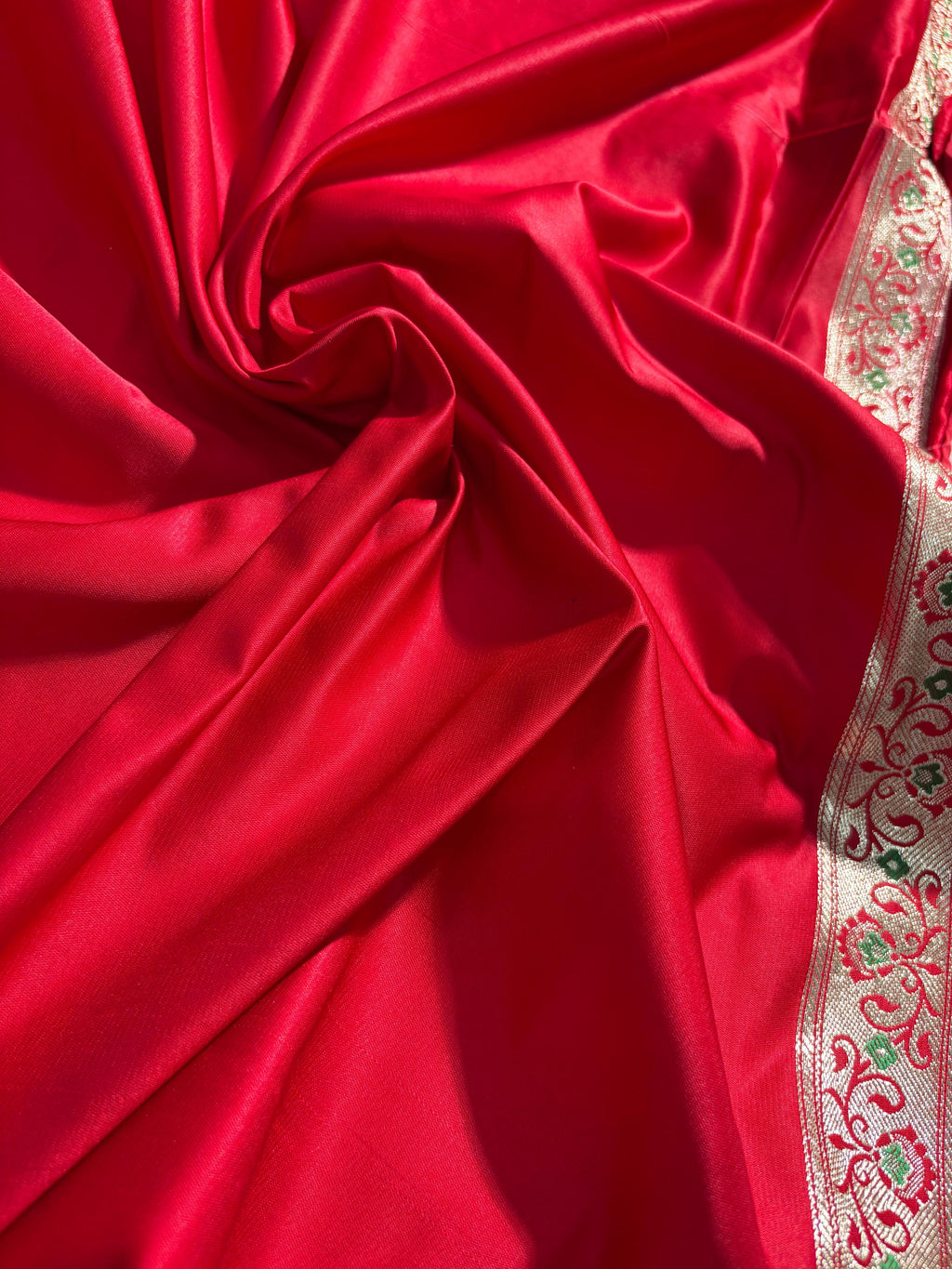 Minakari Boota Pattern Red Shade Mashru Silk Saree