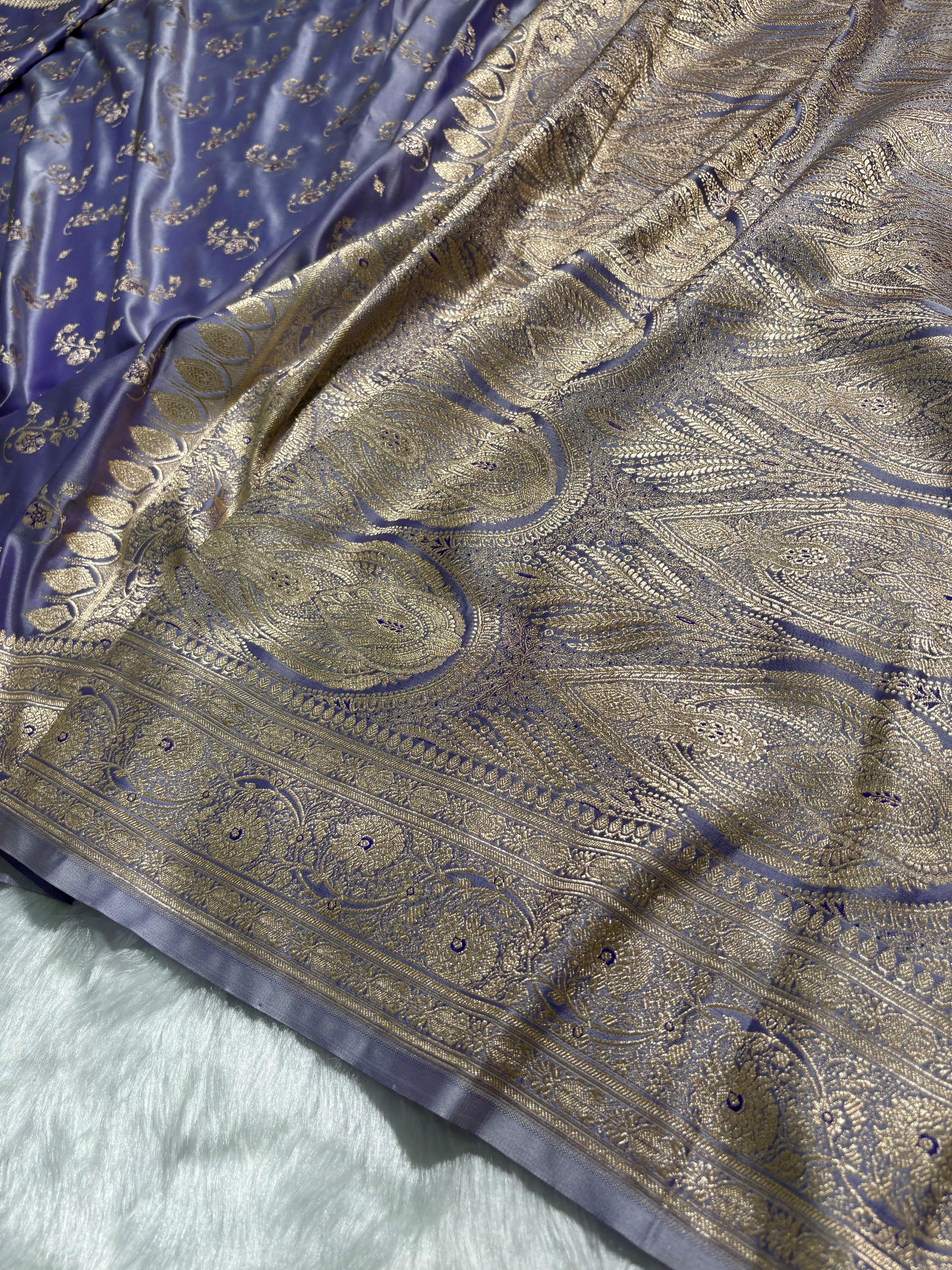 Dusty Lavender Unique Floral Pattern Mashru Silk Saree