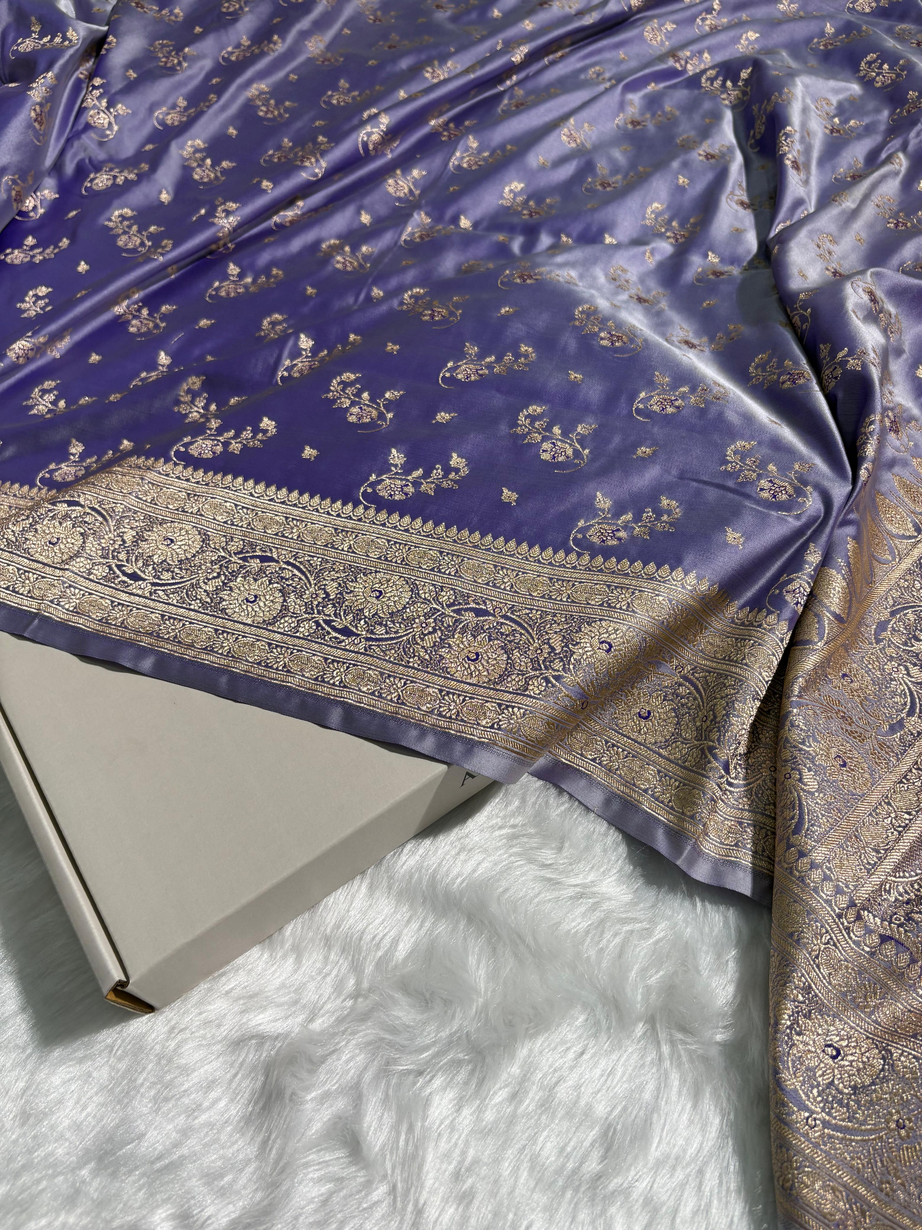 Dusty Lavender Unique Floral Pattern Mashru Silk Saree