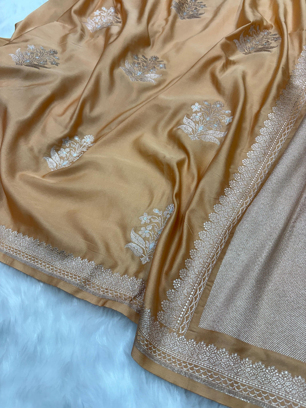 Tusser Shades Banarasi Floral Boota Pattern Mashru Silk Saree