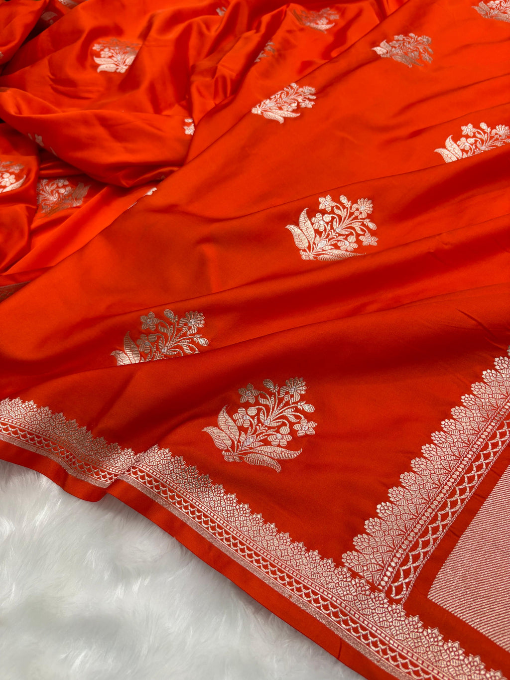 Orange Shades Banarasi Floral Boota Pattern Mashru Silk Saree