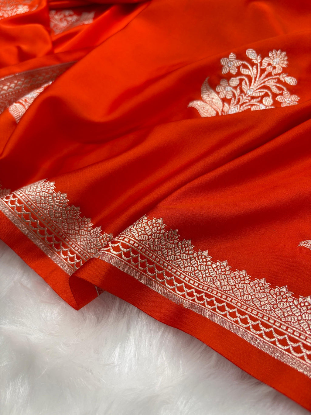 Orange Shades Banarasi Floral Boota Pattern Mashru Silk Saree
