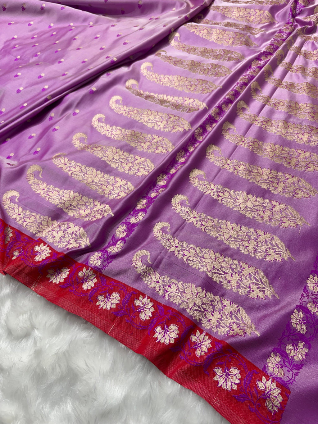 Contrast Lavender With Pink-Red Floral Boota With Floral Border Mashru Silk Saree