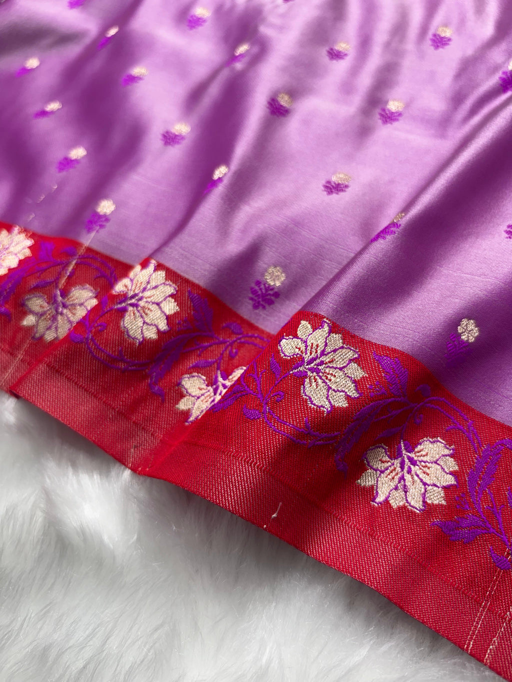 Contrast Lavender With Pink-Red Floral Boota With Floral Border Mashru Silk Saree