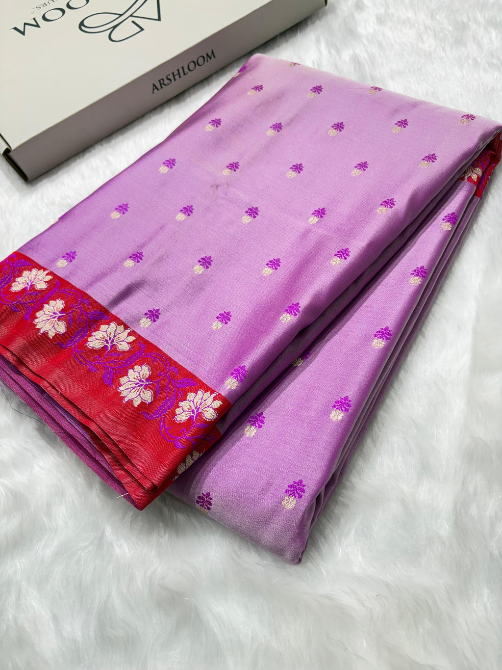 Contrast Lavender With Pink-Red Floral Boota With Floral Border Mashru Silk Saree