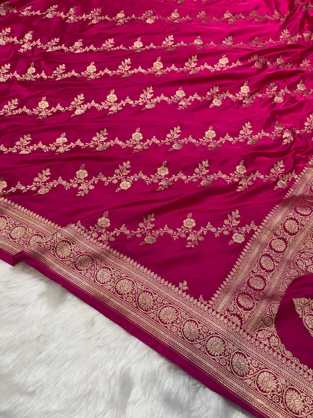 Cross Jaal Floral Pattern Mashru Silk Saree in Rani Shades