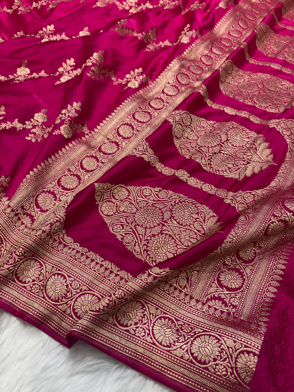 Cross Jaal Floral Pattern Mashru Silk Saree in Rani Shades